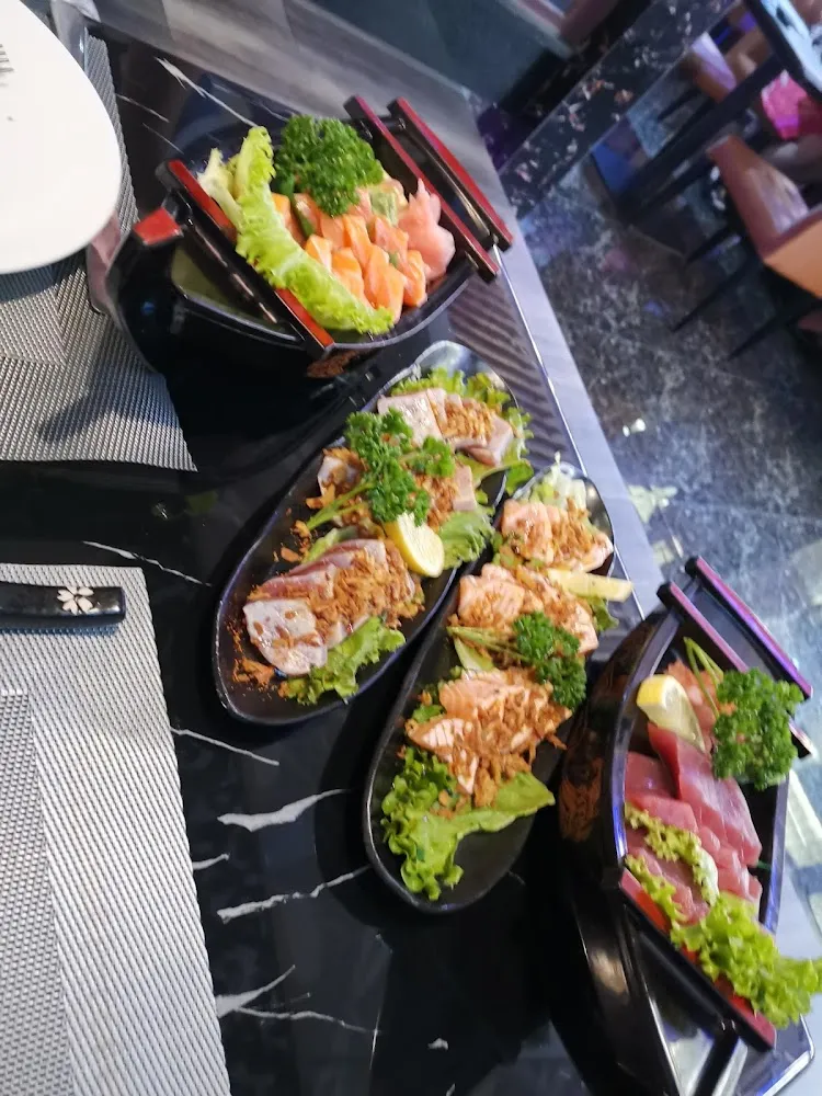 Tataki de Thon Et Saumon Et Sashimi